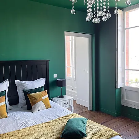 Chateau Lamothe לינה וארוחת בוקר Baziege