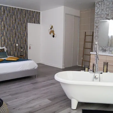 לינה וארוחת בוקר Chateau Lamothe Baziege