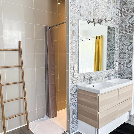 Chateau Lamothe לינה וארוחת בוקר Baziege