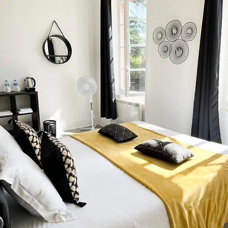 לינה וארוחת בוקר Chateau Lamothe